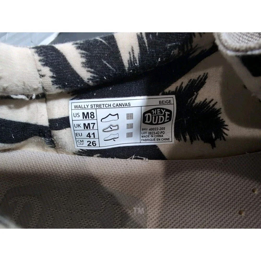 HEY DUDE WALLEY MEN'S SIZE 8 LIGHTWEIGHT SLIP ON SHOES BEIGE GUC